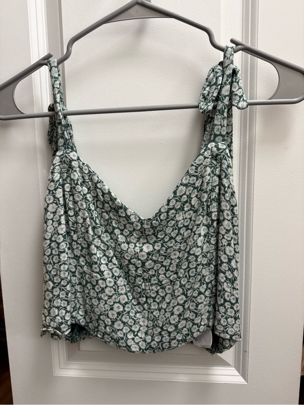 Abercrombie & Fitch Green and White Floral Tie-Shoulder Crop Top